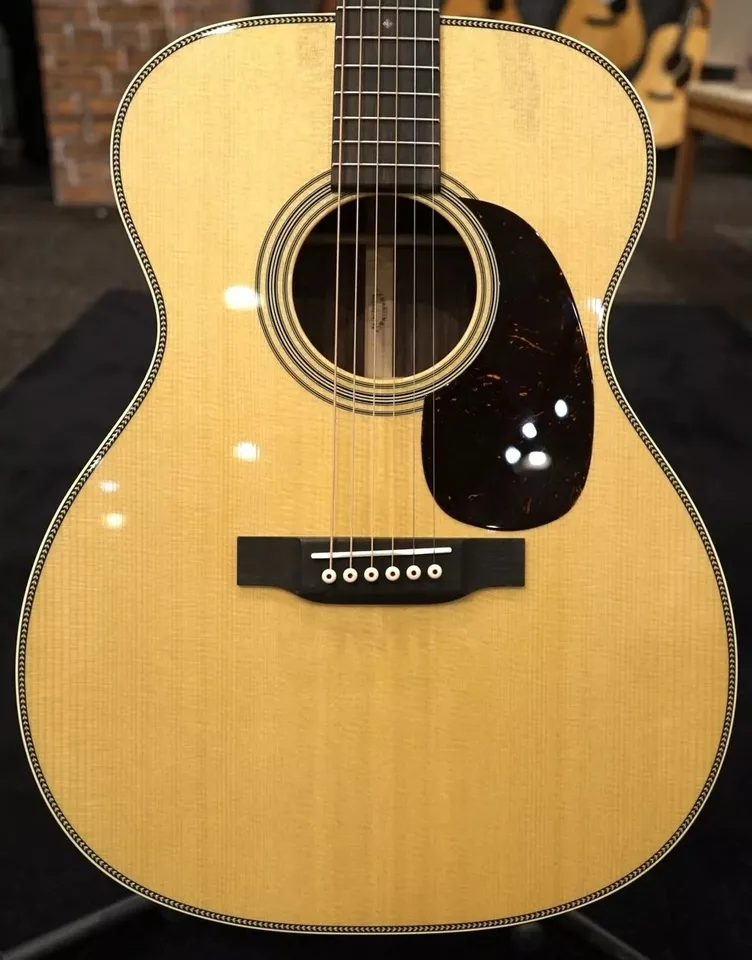 000 28 štandardná 6 akustická gitara