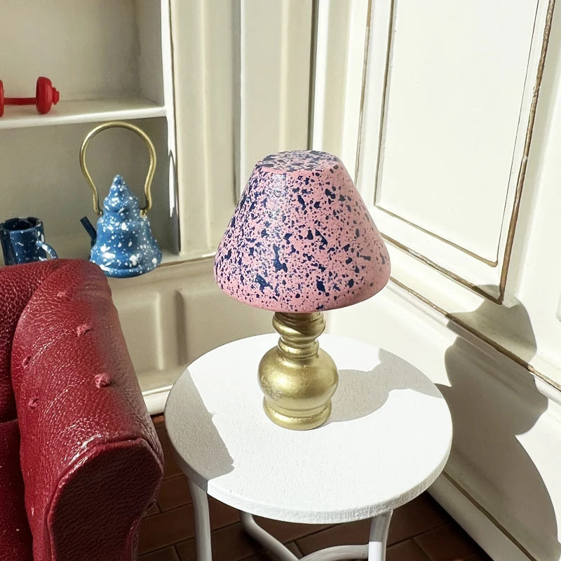 1/12 bábiky Simulácia stolovej lampy Mini stolové svetlo modely bábiky obývacia izba Ozdobia mikro hračky