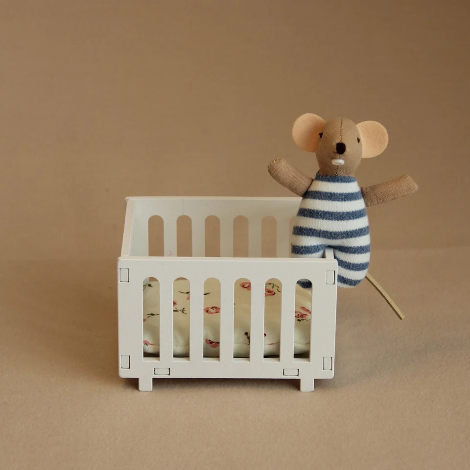 1:12 Miniatúrna drevená postieľka s myšou bábikou vhodná pre OB11 BJD Doll House Home Dekoration