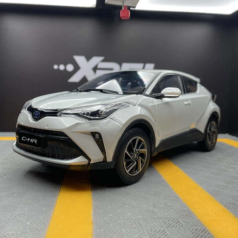 1:18 Toyota Chr C-HR SUV zliatinový model automobilu Diecasts Kovové vozidlá Model Model simulation Collection Collection Miniature Deti Hračky Darčeky