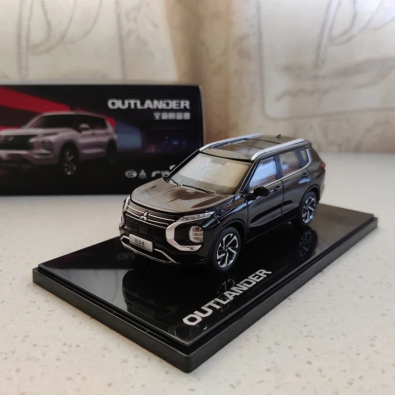 1:43 Outlander SUV 2023 Simulácia zliatiny Model automobil Diecast Hray Collectible Ornament Darčeky