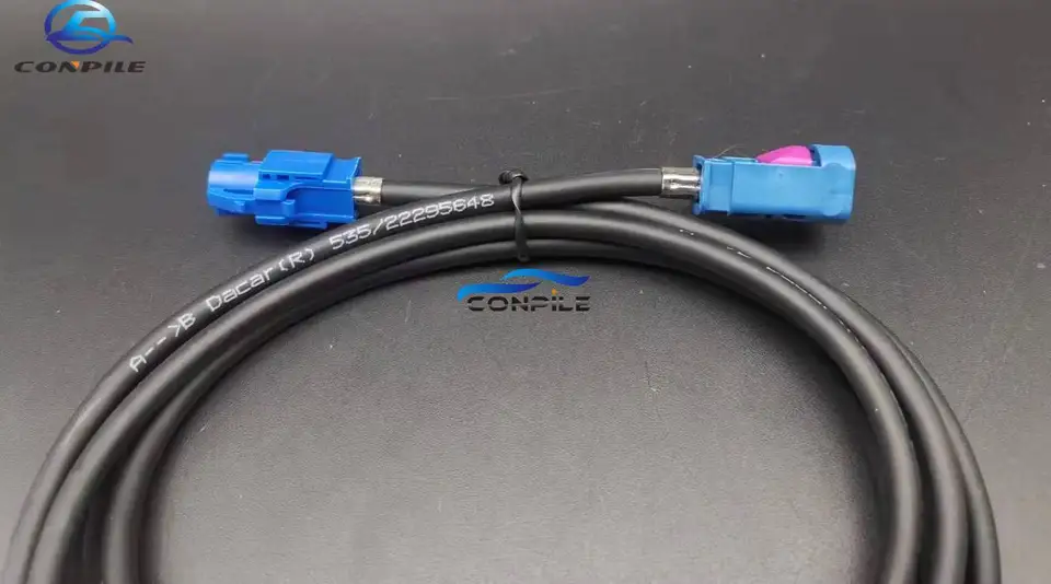 1,5 m pre Volkswagen Touareg Camera Zadný video kábel Muž a adaptér hlavy Adaptér HSD LVDS USB Video predlžovacie vodiče vodiča