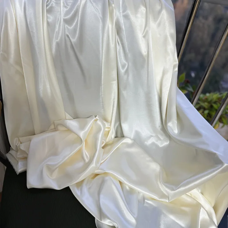 1,5 m široký mimo bieleho šampanského jasného lesklého lesklého lesklého lakovača Tkanina Soft Satin Tkanina Svadba a festivalové záclony Materiály