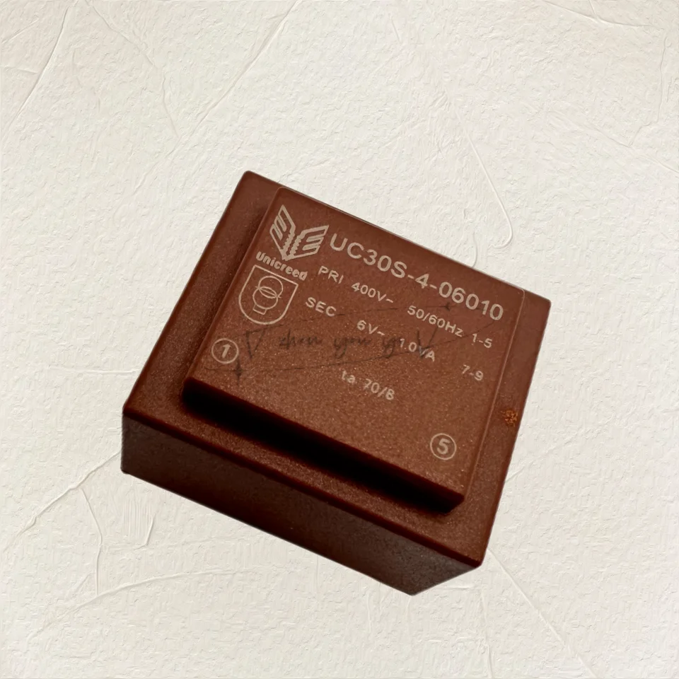 1-5ks/časť 100%nové UC30S-4-06010 UC30S 25338 400V 50/60Hz ， 6V 1,0VA Transformer