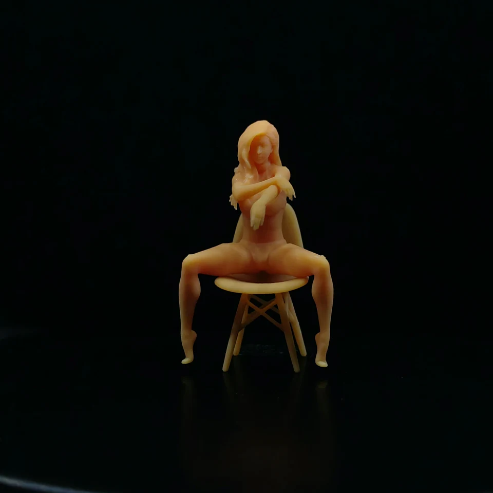 1/64 1/43 Model mierky živice Sexy sedadlo Girl Unfarered Miniature Diorama Ručne maľovaný T414