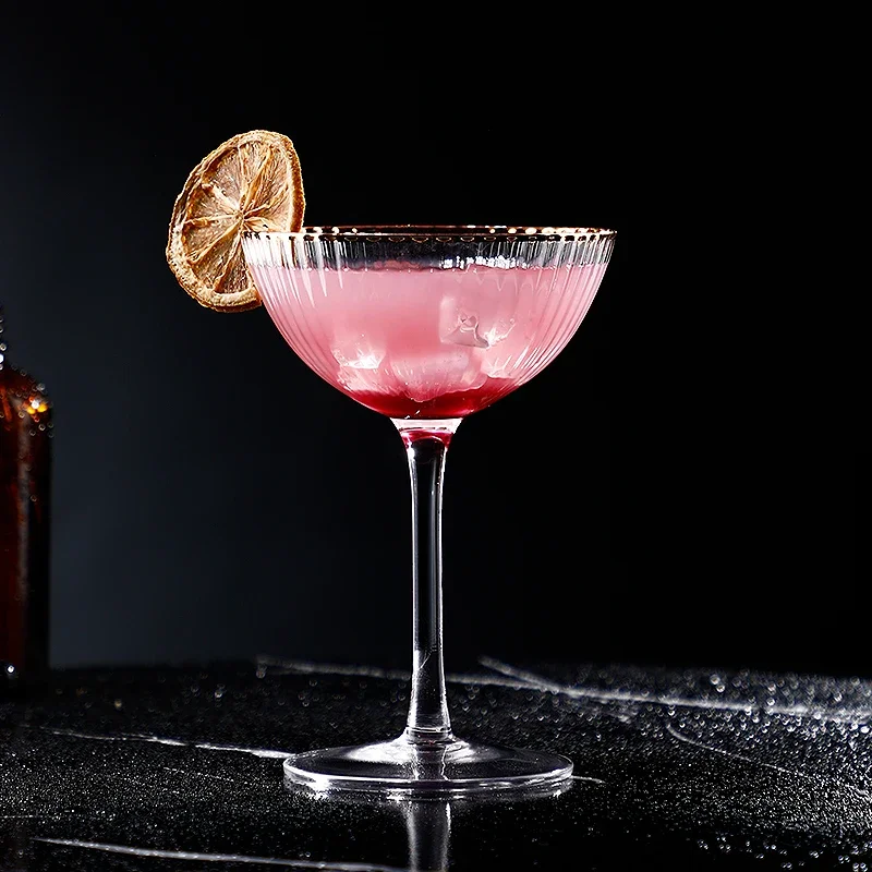 1 ks rebrované šampanské kupé 160 ml Ripple Champagne Coupes Cocktail Glass Goblet so zlatým okrajovým kryštálom sklenené šálky barov
