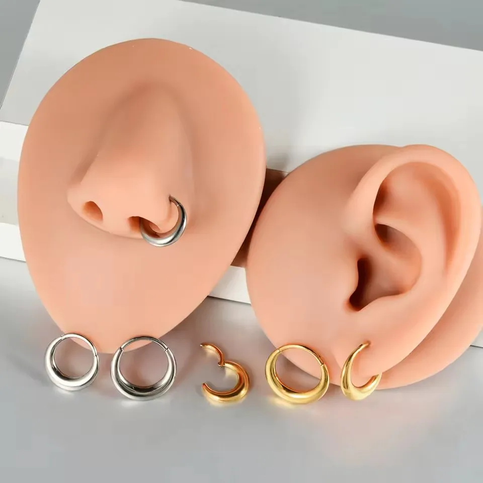 1 kus G23 F136 Titanium Moon Septum SEPTUM RING HOOP NÁSLÁ SEPTUM RINGS HINGLECK CLICKER LOBE LOBE chrupavku uši piercing šperky