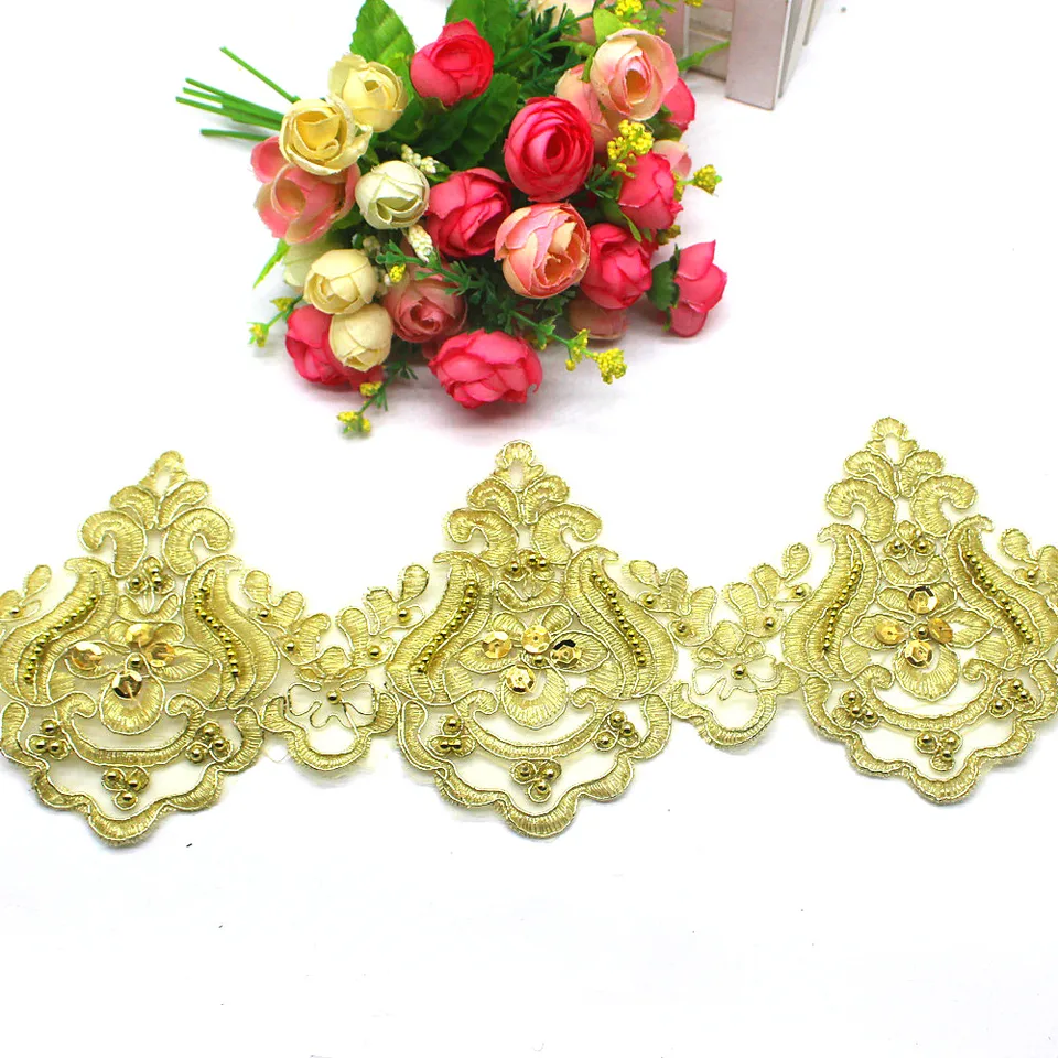 1 yard zlatý vyšívaný čipkovaný korálkový kvetinový čipk 3D svadobné obrusy Scalloped Lace Applique Border 11 cm