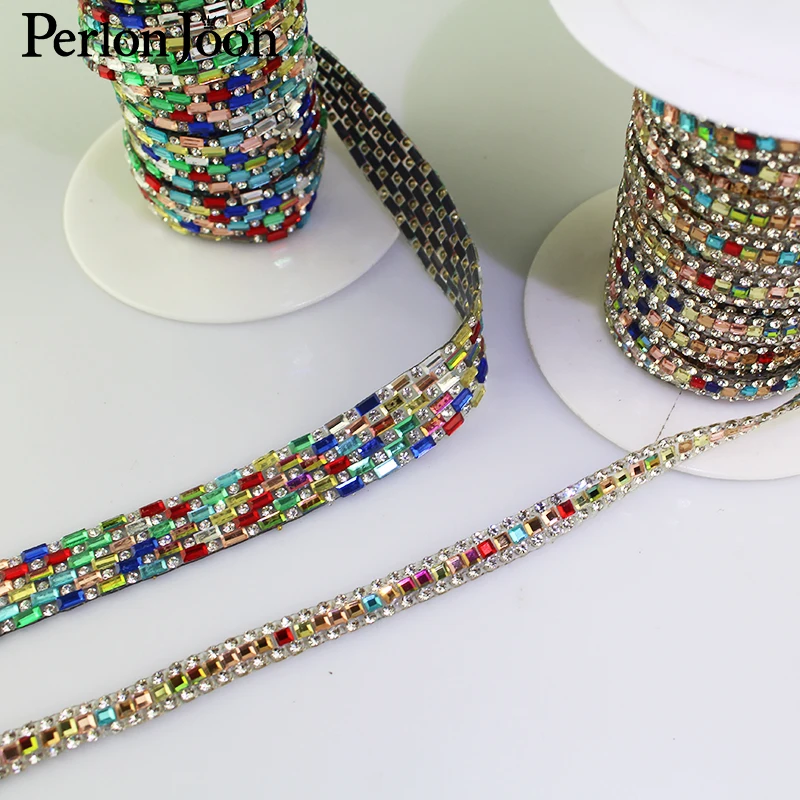 1 yard zmiešaný farebný kamienok Hot Fix Tape Resk Glass Crystal Shinestone Decorácie železná obuv topánky oblečenie doplnky Tr026