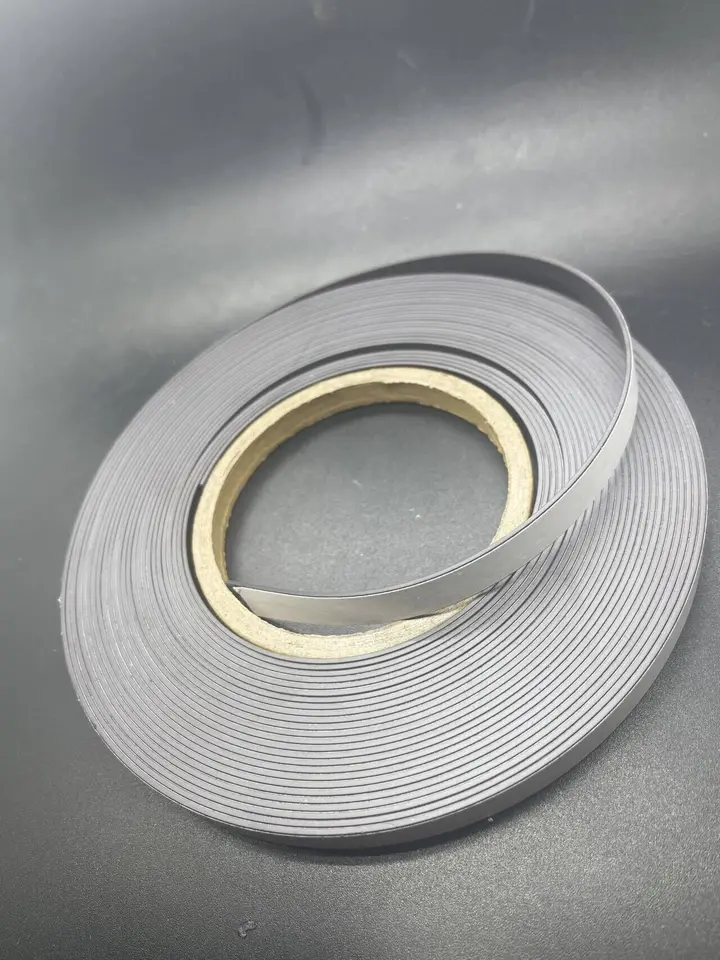 10*1 10*2 12*2 15*1,5 20*1,5 30*1,5 mm Self Adhesive Flexibilný mäkký magnetický prúžok gumová magnet šírka pásky 10 mm/15 mm/30 mm