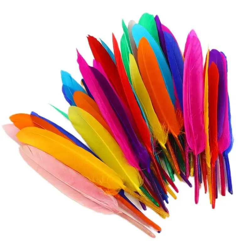 10-15 cm nôž husa perie Zmiešané farby perie pre remeslá DIY Dreamcatcher Ručne vyrobené šperkové odevné doplnky