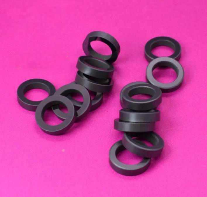 10 mm až 20 mm od kremíkového karbidu