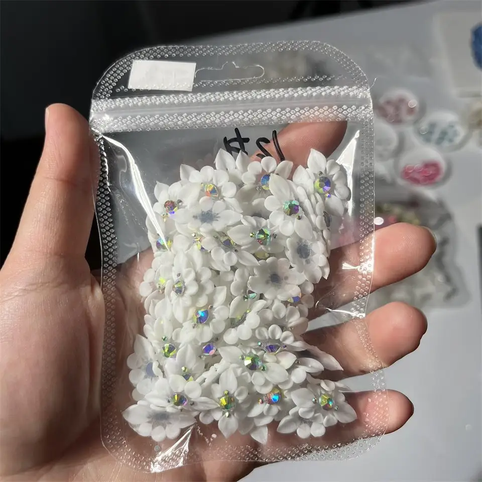 10ks 3D vynikajúce rezbárske kvetinové dizajn nechtov na nechty Kúzla simulácia vyrezávané kvetinové diely ab diamant