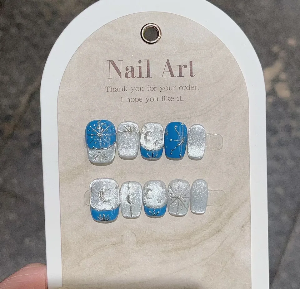 10ks trblietky modrý ručný lis na falošné nechty Spice Girls Dievčatá Cat Cat Eye Dokončené nechty Krátka rakva umelé falošné nechty Tipy Art
