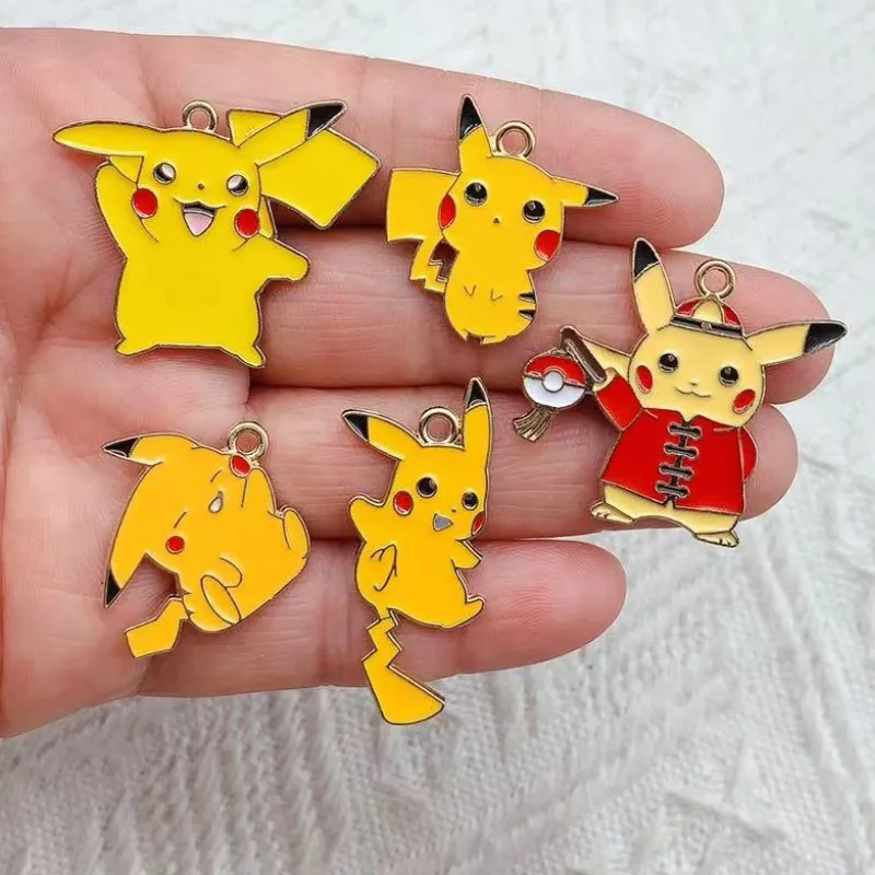 10ksové zliatiny kúzla Klasické kreslené anime zvierací prívesky náušnice DIY Keychain Náramok šperkov Doplnky roztomilé kúzla