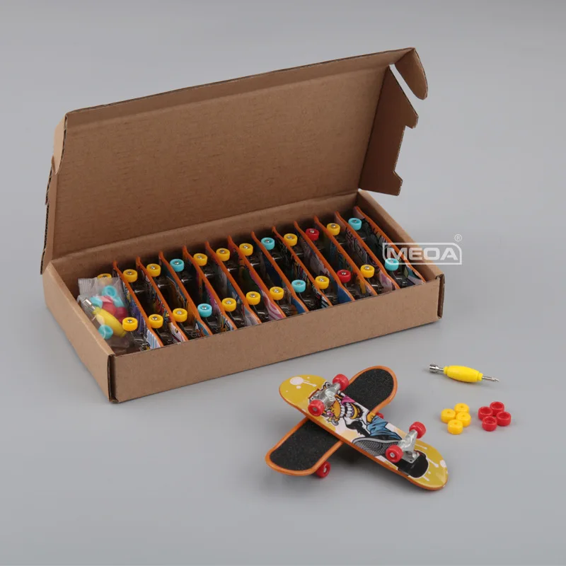 12 štýlov vzorový box balenia Začiatočníci Mini prstové skateboardy DIY súprav