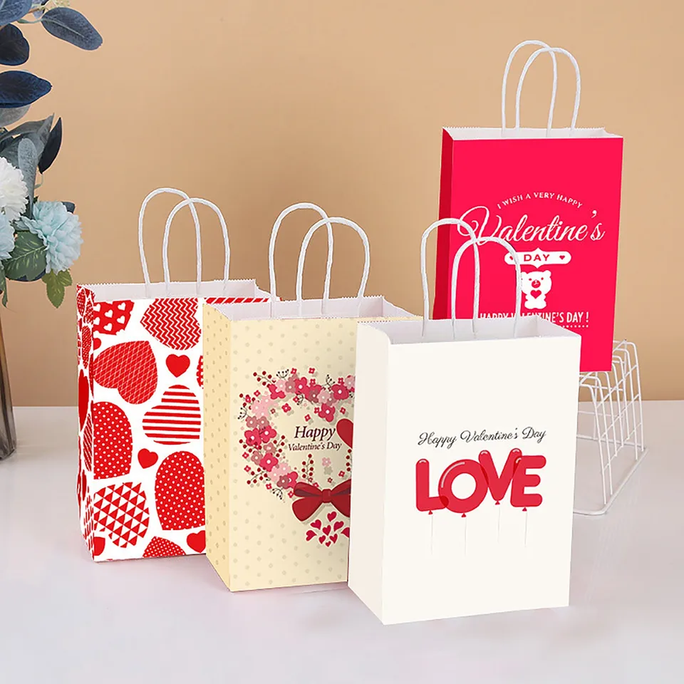 12ks Heart Kraft Valentines Day Darčekové tašky ručne vyrábané večierky a dekorácie Papier