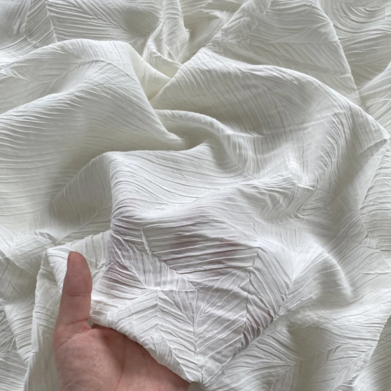 135 cm široký biely a čierny skladaný šifónový tkanina módna desingerová tkanina pre šijací materiál pre dĺžky blúzky DIY
