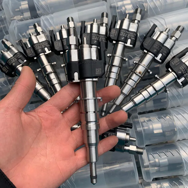 1353758904811 13537589048-12 13537589048 Injektor paliva pre BMW N43 N53 135i 335i 535i 550I 650i 750i 760i x5 x6 135375261-12