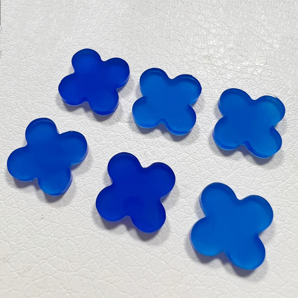 14x14x2mm Prírodný modrý achát Štyri listové ďatelové kamene šperky doplnky