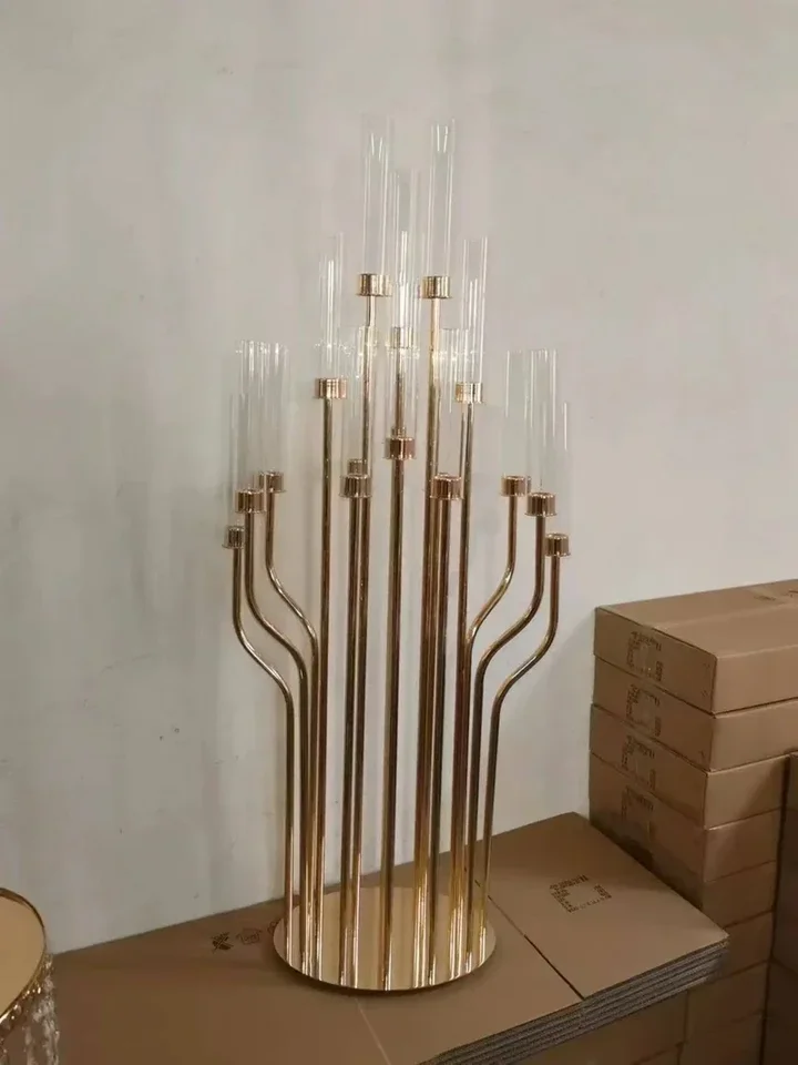 16 Arms CandeLABRA Držitelia kovových sviečok stojany stoja