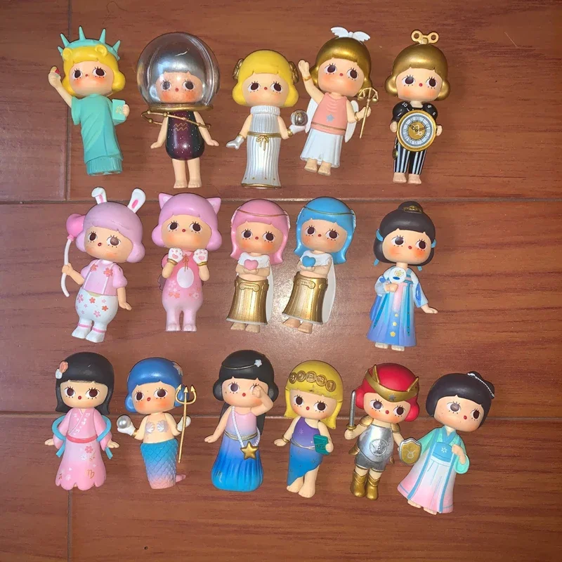 1ks Originálne továrenské defekty Magic Royal Cos Bobby postava DIY Zostavte model vzácnu limitovanú zbierku Hray pre Kid Boy Girl Dospelý