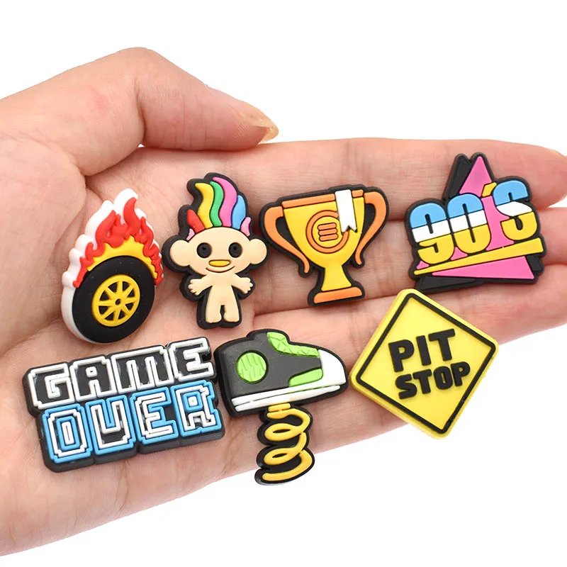 1ks PVC Game Over Car Wheel pre kúzla Camera Unisex Sandals Buckle detské pinové dekorácie džínsové doplnky náramky náramky