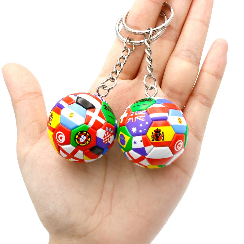 1ks simulovaný PU futbal Keychain prívesok Creative Cartoon Ball Sports Keyring Ornament Mini Ball Souvesir Hray Friend Gift