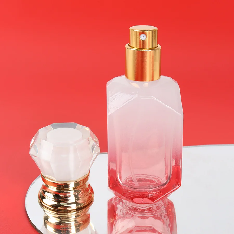 1pc 30 ml parfumovej fľaše Veľká kapacita Vysoko kvalitná prázdna make -upová kontajner sklenená farebná hmla sprej fľaša atomizéra parfumu
