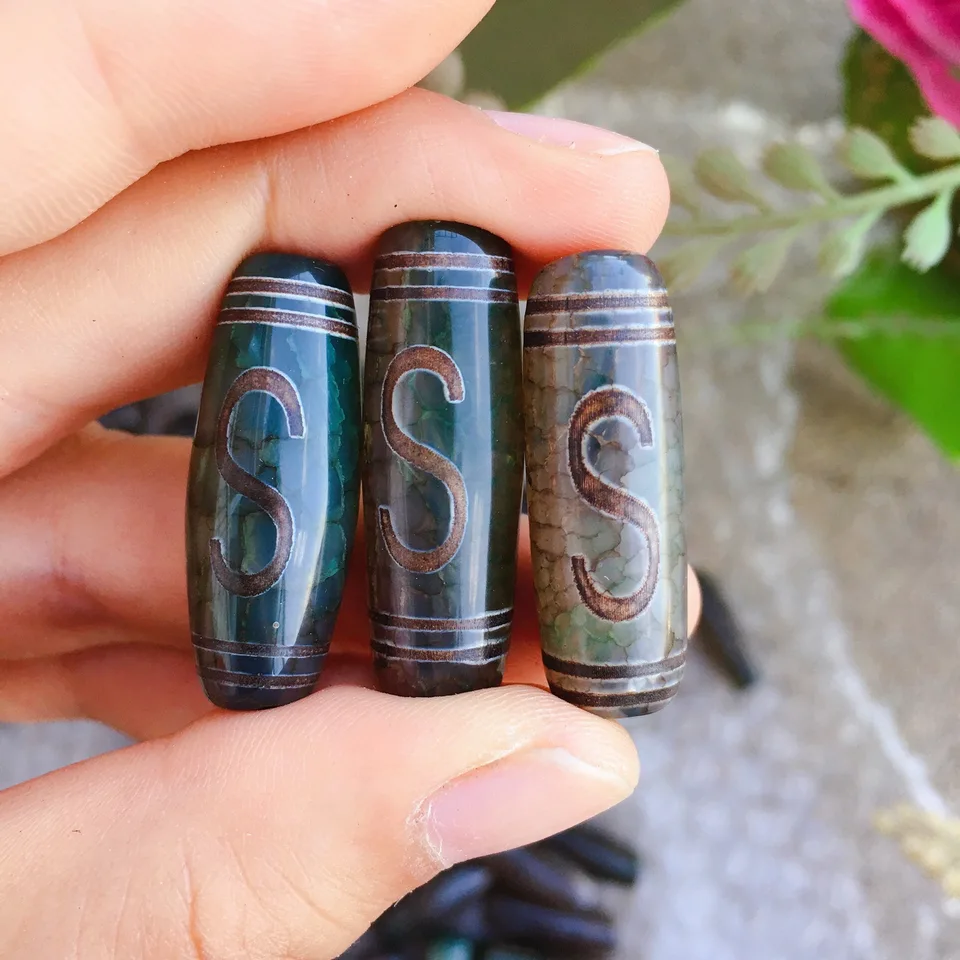1pc 30 mm vinobranie šedo zelený kameň Prírodný tibetský tibetský dzi agáty korálky Buddha peniaze s háčikmi reiki liečivé korálky pre ženy mužov