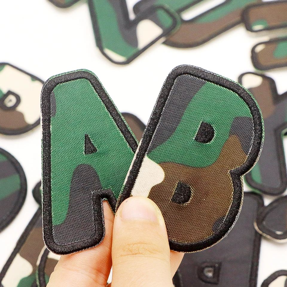 1pc armáda zelená kravata Letter abeceda vyšíva