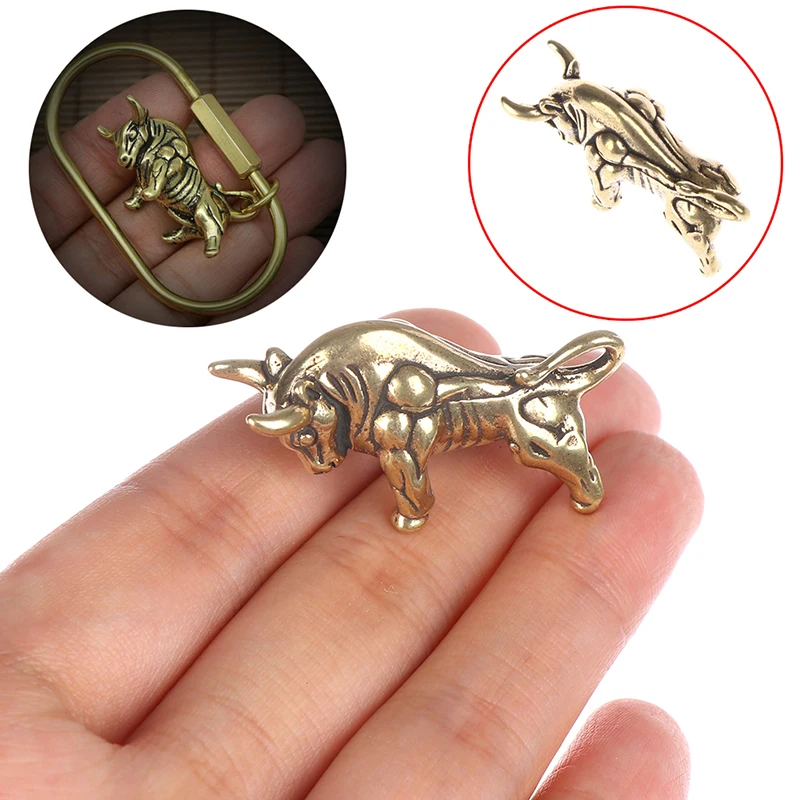 1pc Mini Prenosná retro mosadzná Bull Sochy Keychain Ornament Ornament Ozdob