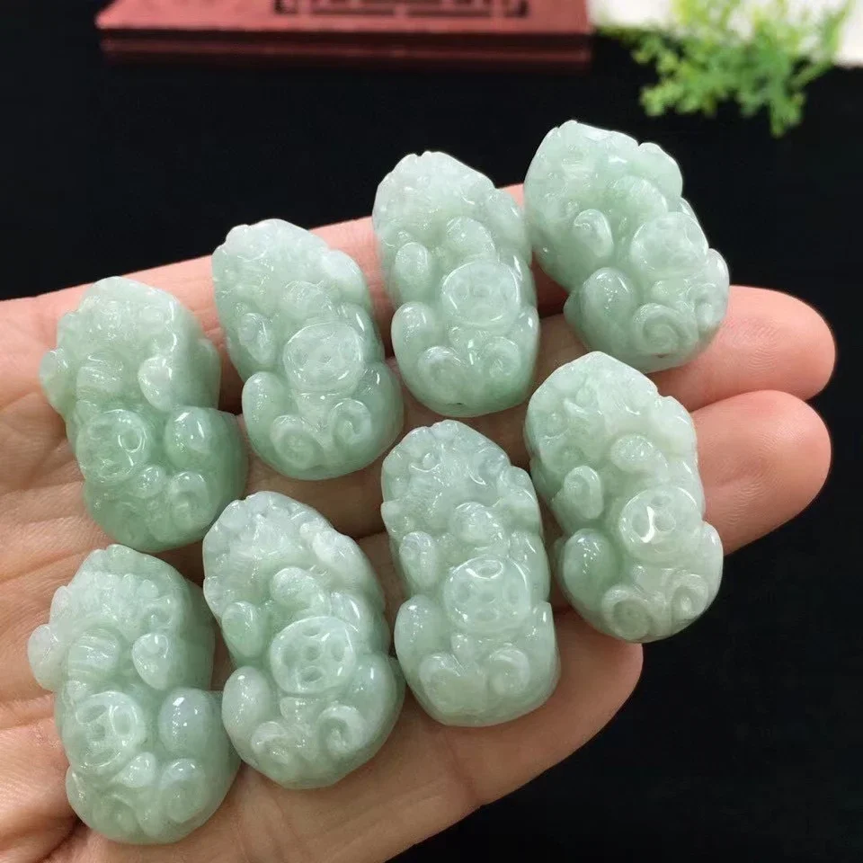 1pc Originálny zelený prírodný jadro A Gemstone Emerald Pi Xiu prívesok Náhrdelník vzácny ženy Men Men kameň jade a náhrdelník aaaaa
