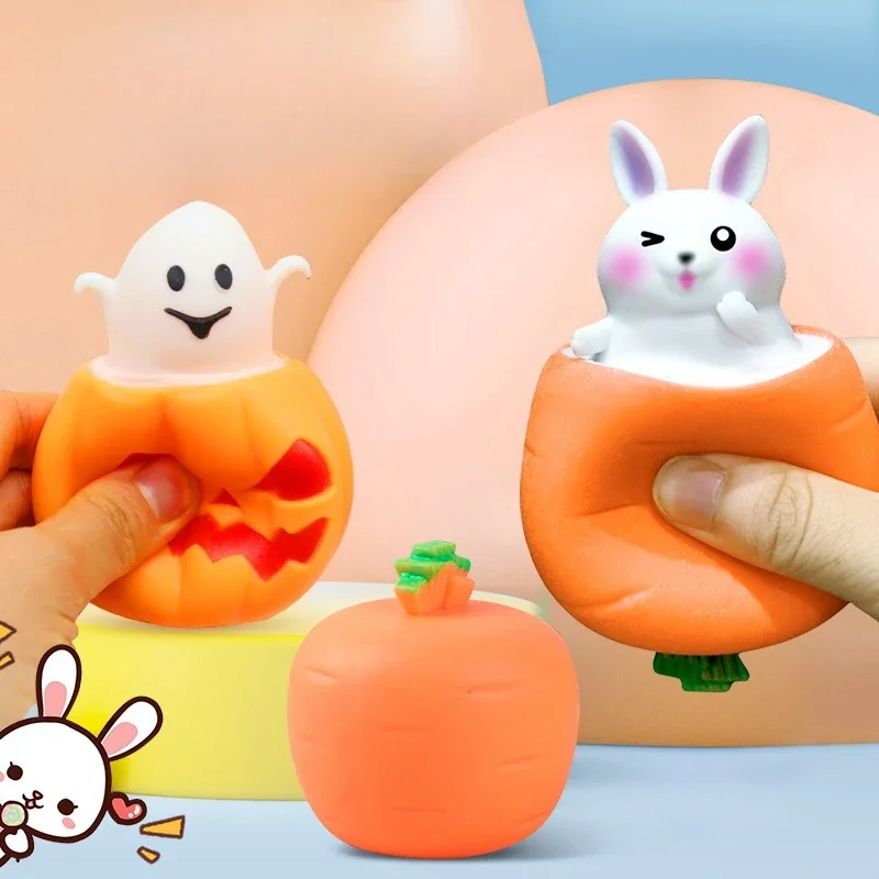 1PC Stlačte mrkvu králičie vytláčanie šálky vrecka Small Animal Squeeze Le Pet Toy
