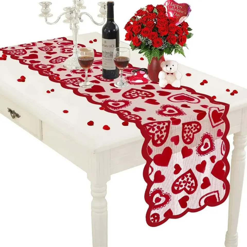 1pc Valentines Day Decor Domov Romantické dekorácie Runner v tvare srdca, Red Lace Table Runner na svadobnú hostinu