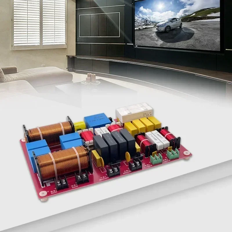 1pcs 6 Way 700W Profesionálny rečník Frekvenčný deliace fáza domáce kino 6 jednotiek High -Power Audio Crossover Filtre