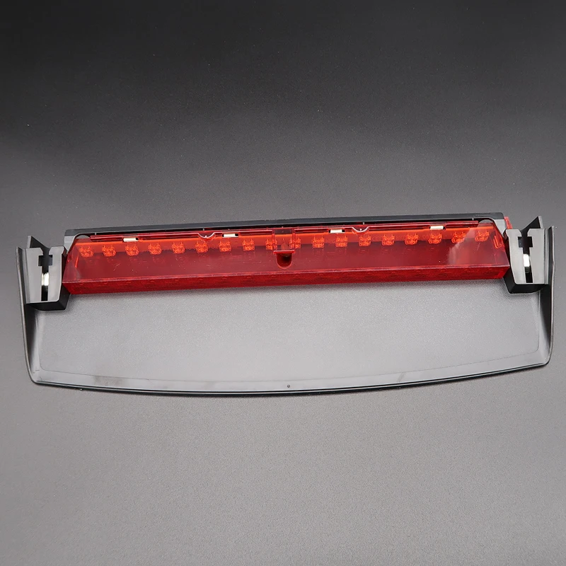 1x Zadná brzdová brzdová lampa Vysoké brzdové svetlo Horné osvetlenie 8K0945097 Zadný stred pre Audi A4 S4 B8 2009-2016 Tretie brzdové svetlo