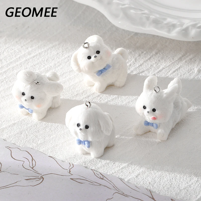 2/4ks Flocking White Dog Živosin kúzla Kawaii 3d Puppy Airpod Keychains prívesok DIY remeslá pre šperky