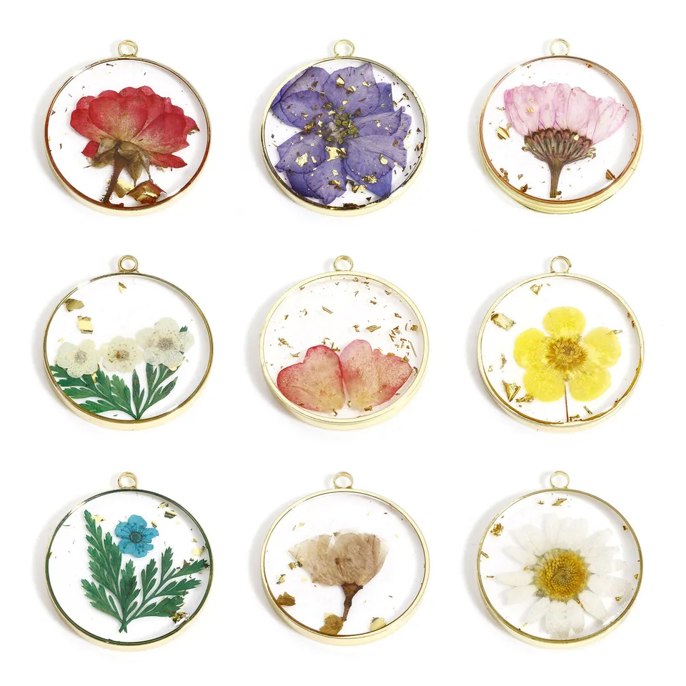2 ks Zinok zliatiny a živice ručne vyrábané kúzla kvetinové kvetinové kvetinové prívesky pre DIY náušnice náhrdelník šperky 3,4 cm x 3 cm