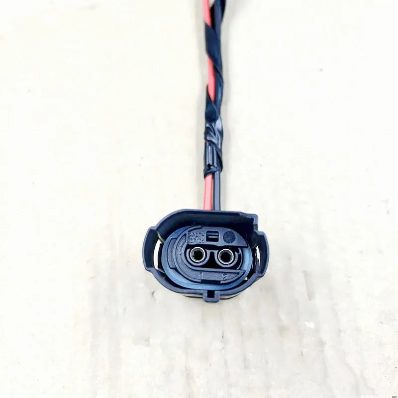 2 pin/cesta palivového čerpadla s drôtmi pre BMW X5 E70 3,0D, 3,0SD, 3,5D