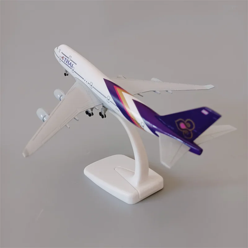 20 cm model lietadla Thajsko Air Thai B747 Airlines Boeing 747 Airways Diecast Metal Lietadlo lietadla s kolesami s kolesami