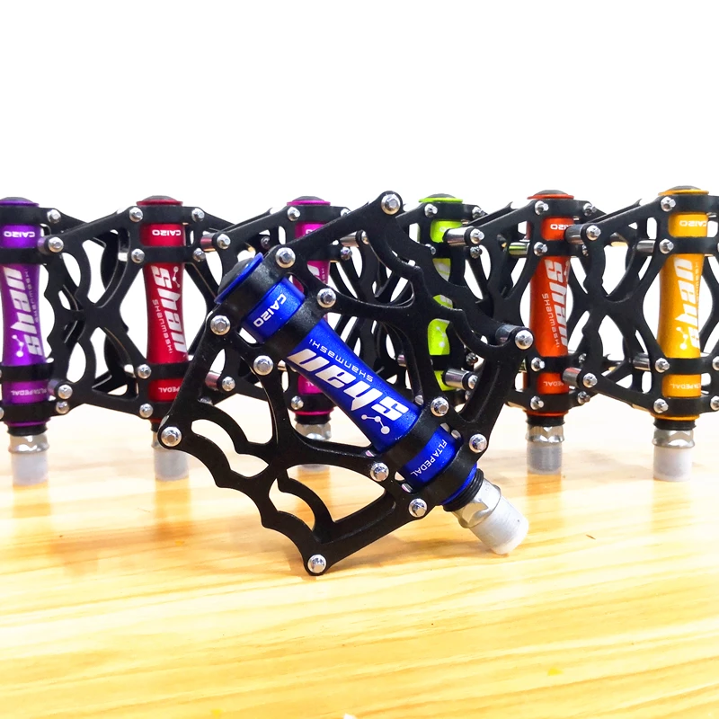 2019 New MTB Mountain Bike Pedals hliníková zliatina CNC CNC Footrest Big Flat Ultralight Cycling BMX Pedál