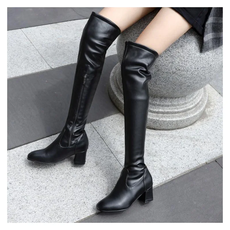 2021 módne koleno vysoké topánky Ženy Zimné topánky Square Loe Long Boots Square Toe Zipper Autumn Female Boots Čierne biele