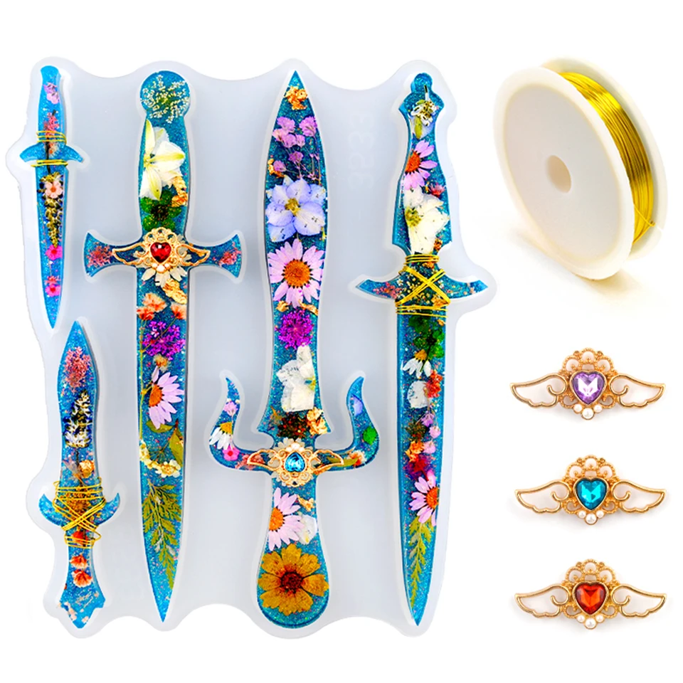 2021 Nový štýl mix Knight Self Self Defense Keychain Battle Battle Swords Silicona para formy prívesok