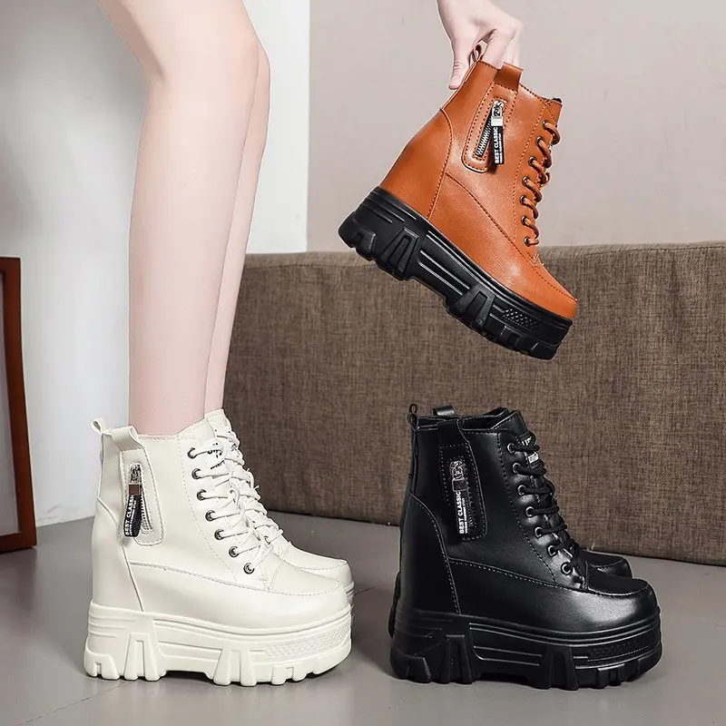 2021 Zimné členkové topánky pre ženy Motocyklové topánky Hrubé päty Platforma topánky Žobety Lace-Up Round Toe Fashion Autumn Black topánky