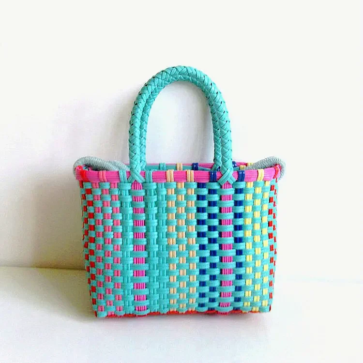 2022 Farebné tkané tašky na ramená pre ženy letná plážová taška Značka Crossbody Bag Cute Kabelky a kabelka luxusná dizajnérka Satchel
