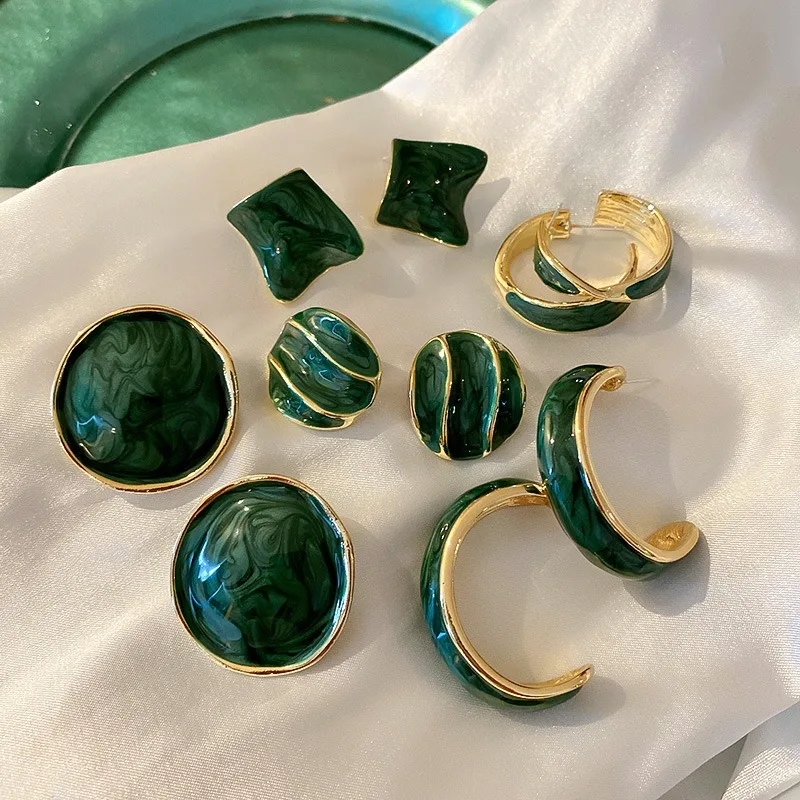 2022 Kórejské nové vyhlásenie Fashion Bijoux Vintage tmavo zelený kov nepravidelné geometrické náušnice pre ženy