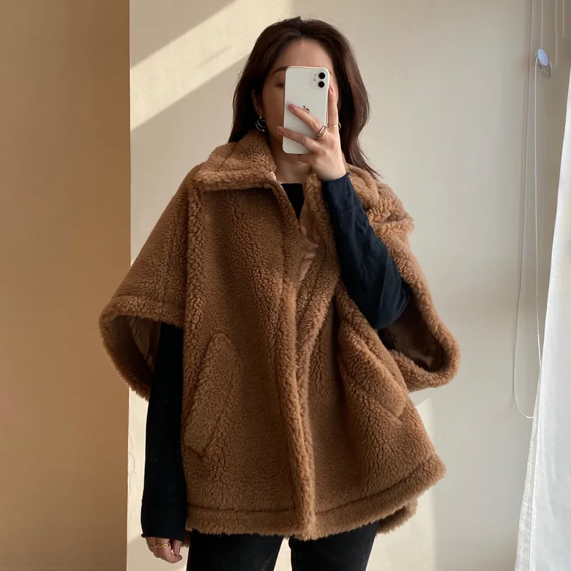 2022 Zimná skutočná vlnená kabát Ženy módne kožušiny Teddy Poncho Lady Streetwear Wool Cloak Husté teplé kabáty BL3696