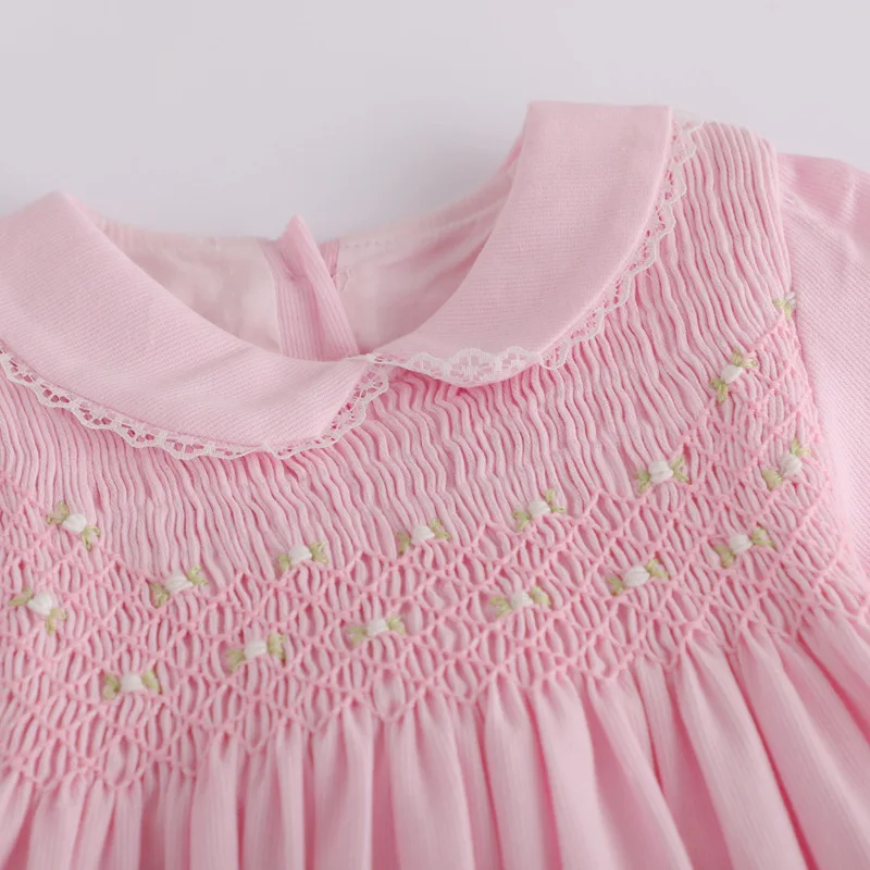 2023 Jeseň Winter Vintage Corduroy Smocked Šaty pre dievčatá vyšívané vianočné šaty princeznej Nový rok na párty detské oblečenie