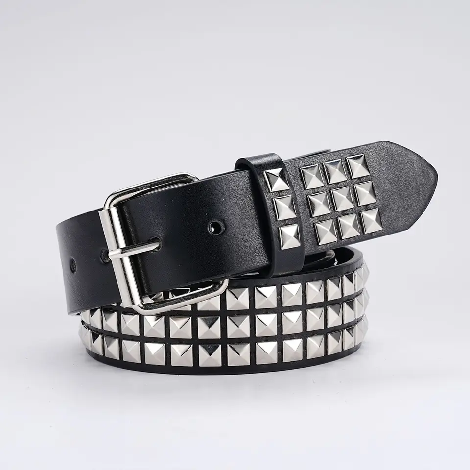 2023 Pánske a dámske kožené opasky Vintage punk pyramídne nitty pásy Ladies Luxusné pouličné návrhy Čierne pásy pre ženy